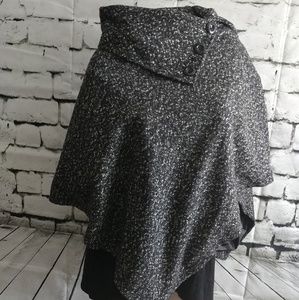 Rue21 Heavy Lined Black and White Poncho
